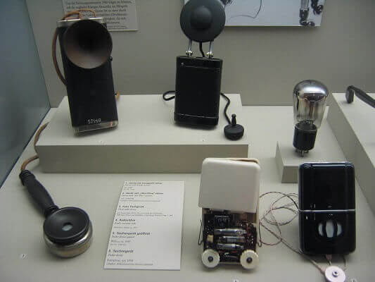 history of hearing aids